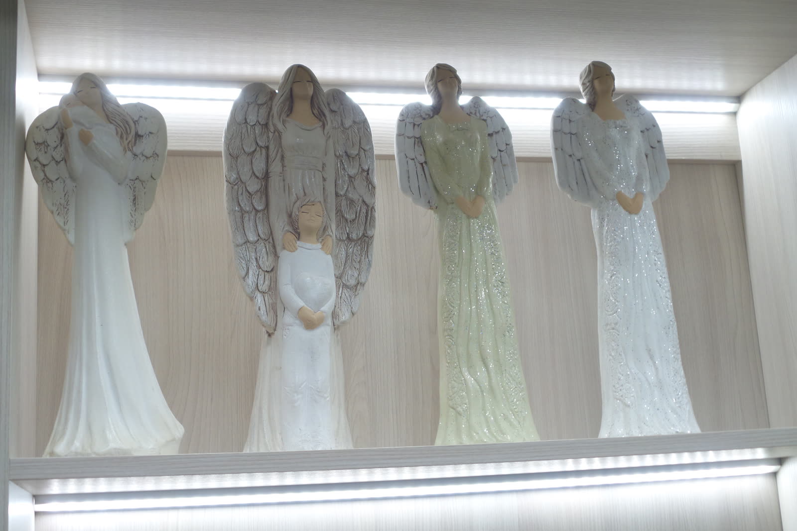 Figurki aniołów – upominki, kwiaciarnia KWIATY Chełm